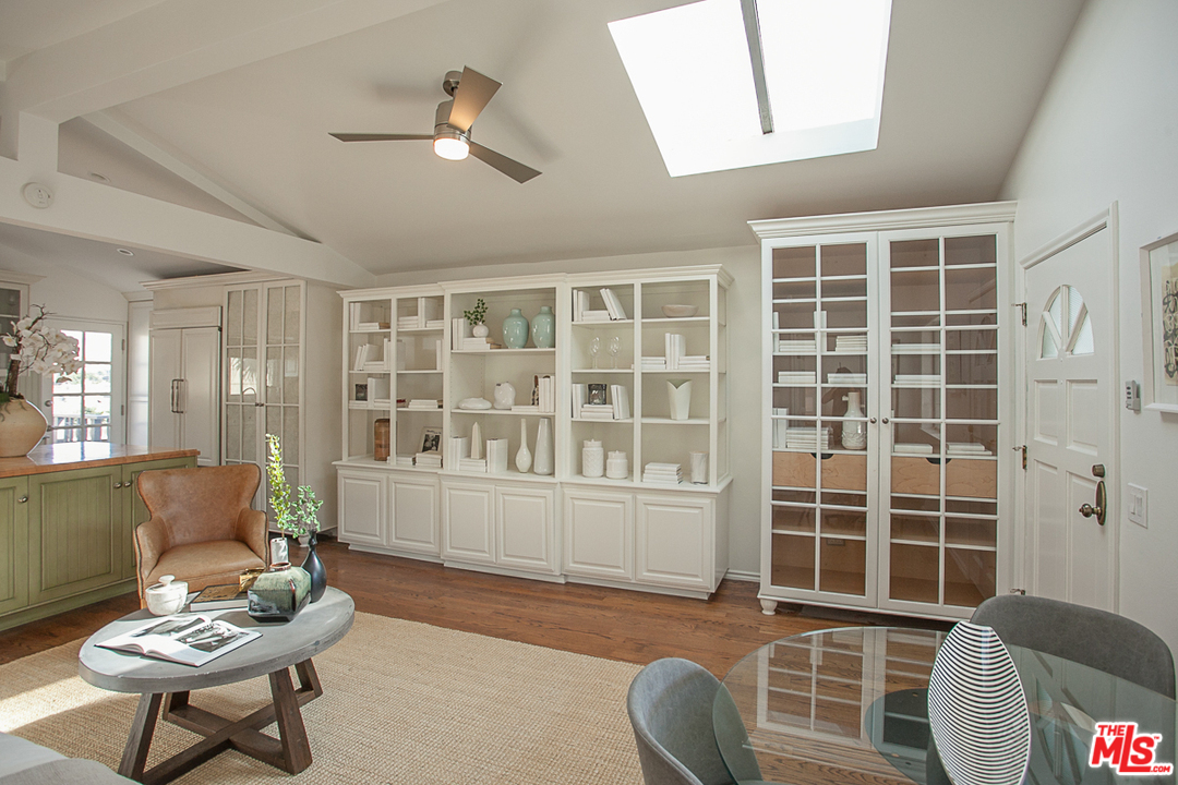 1923 Rockefeller Lane Redondo Beach, CA 90278 - Photo 10 of 32 Gallery Image 10