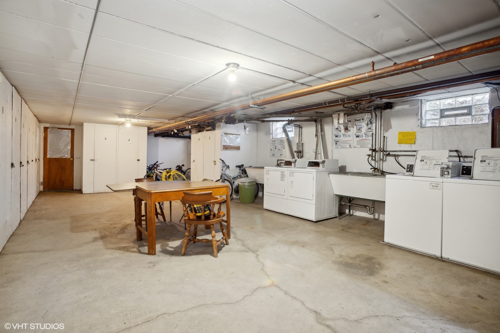 724 North Western Avenue, Unit L Park Ridge, IL 60068 - Photo 10 of 11 a view of a kitchen and dining room