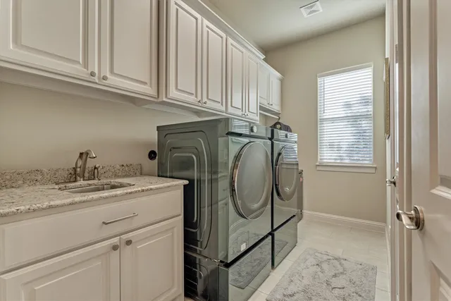 $699,000 | 122 Coral Bells Court, Conroe, TX 77304