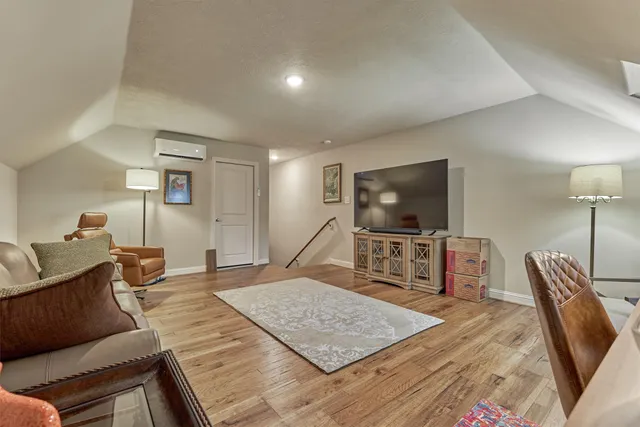 $699,000 | 122 Coral Bells Court, Conroe, TX 77304