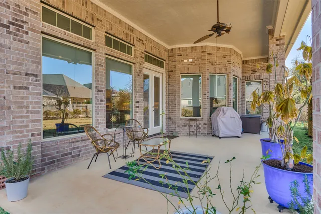 $699,000 | 122 Coral Bells Court, Conroe, TX 77304