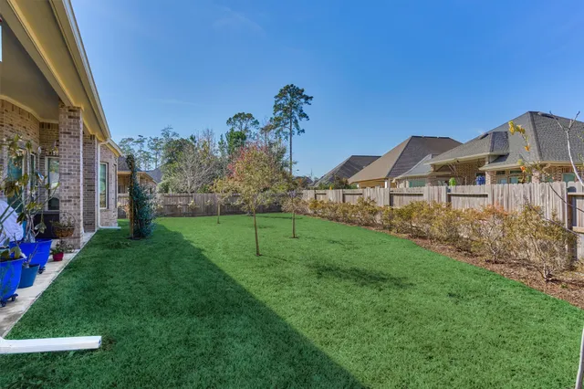 $699,000 | 122 Coral Bells Court, Conroe, TX 77304