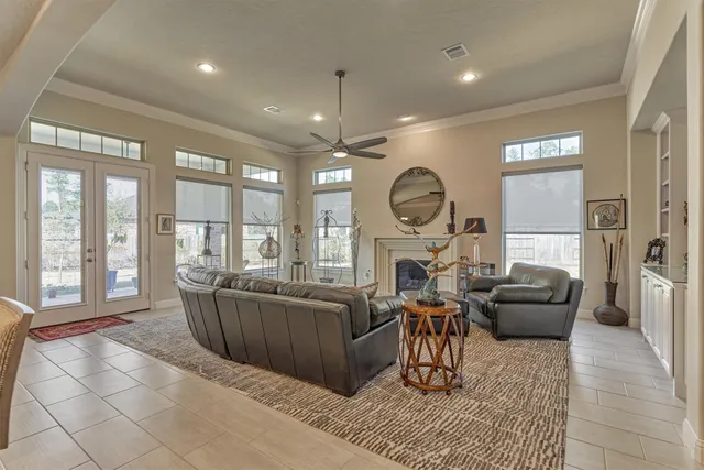 $699,000 | 122 Coral Bells Court, Conroe, TX 77304