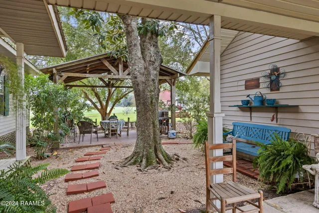 $350,000 | 8438 Dudley Road, Abbeville, LA 70510