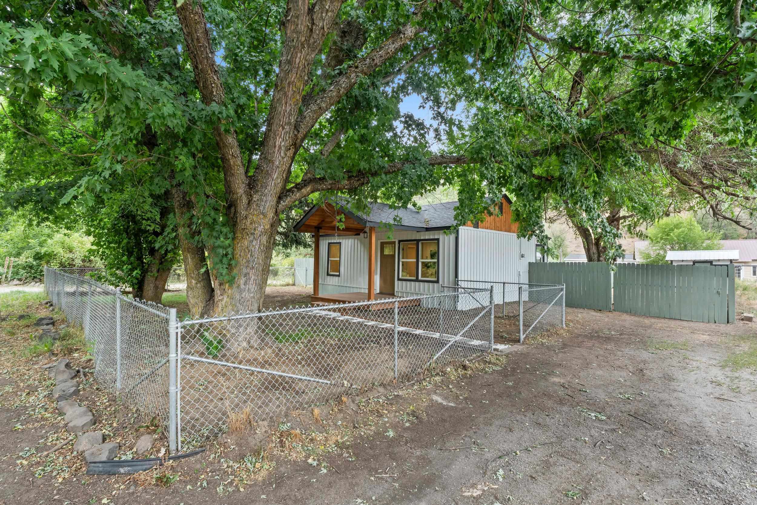 34326 North Milan Road Chattaroy, WA 99003 - Photo 2 of 25 Gallery Image 2