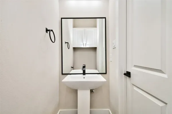 $2,995 | 3229 Tuam Street, Houston, TX 77004