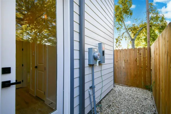 $2,995 | 3229 Tuam Street, Houston, TX 77004