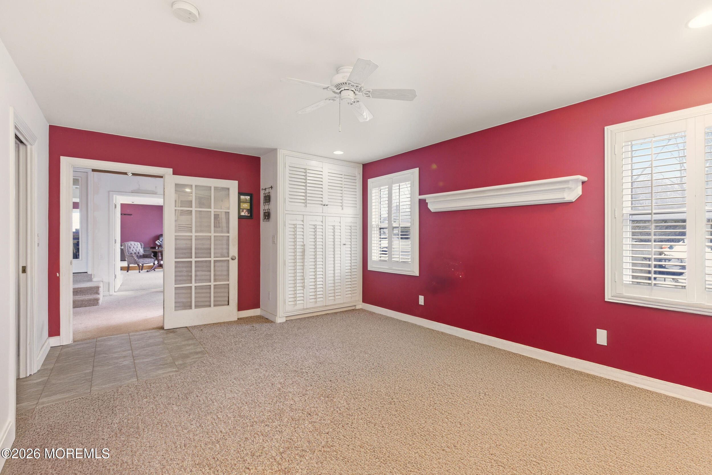 31 Chelsea Road Jackson, NJ 08527 - Photo 17 of 57 a view of livingroom with a workspace