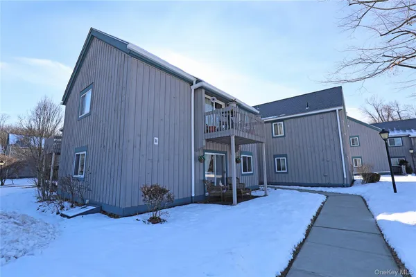 $175,900 | 81 Sterling Street, Unit 81, Beacon, NY 12508