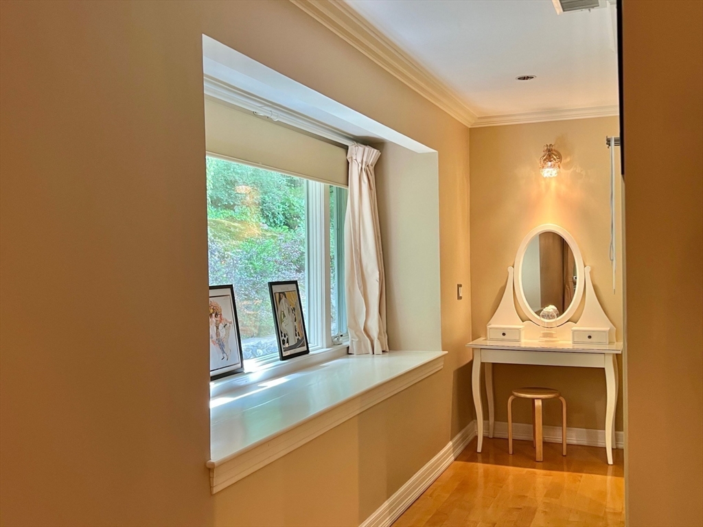 75 Lee Street Brookline, MA 02445 - Photo 18 of 30