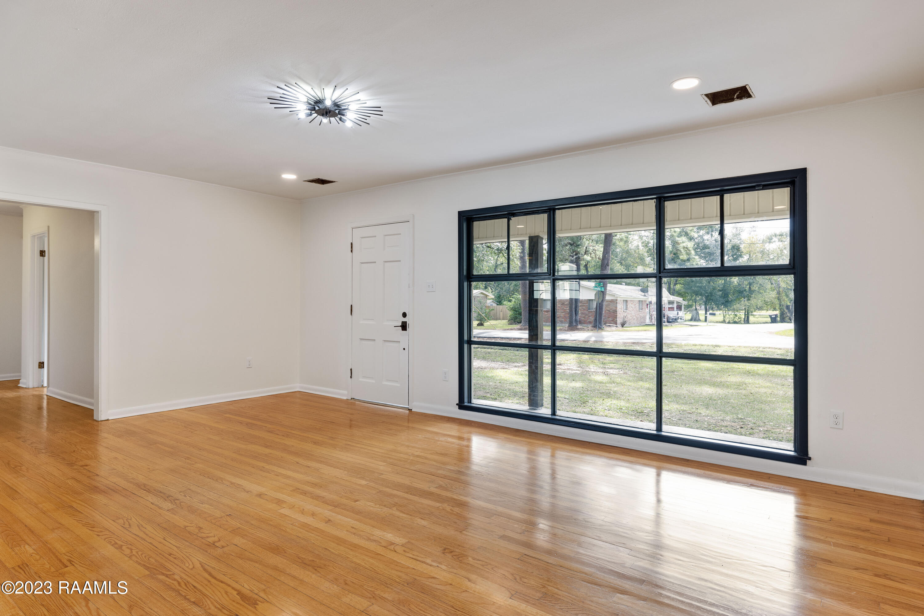 305 River Road Lafayette, LA 70501 - Photo 6 of 25 305 River Rd-6