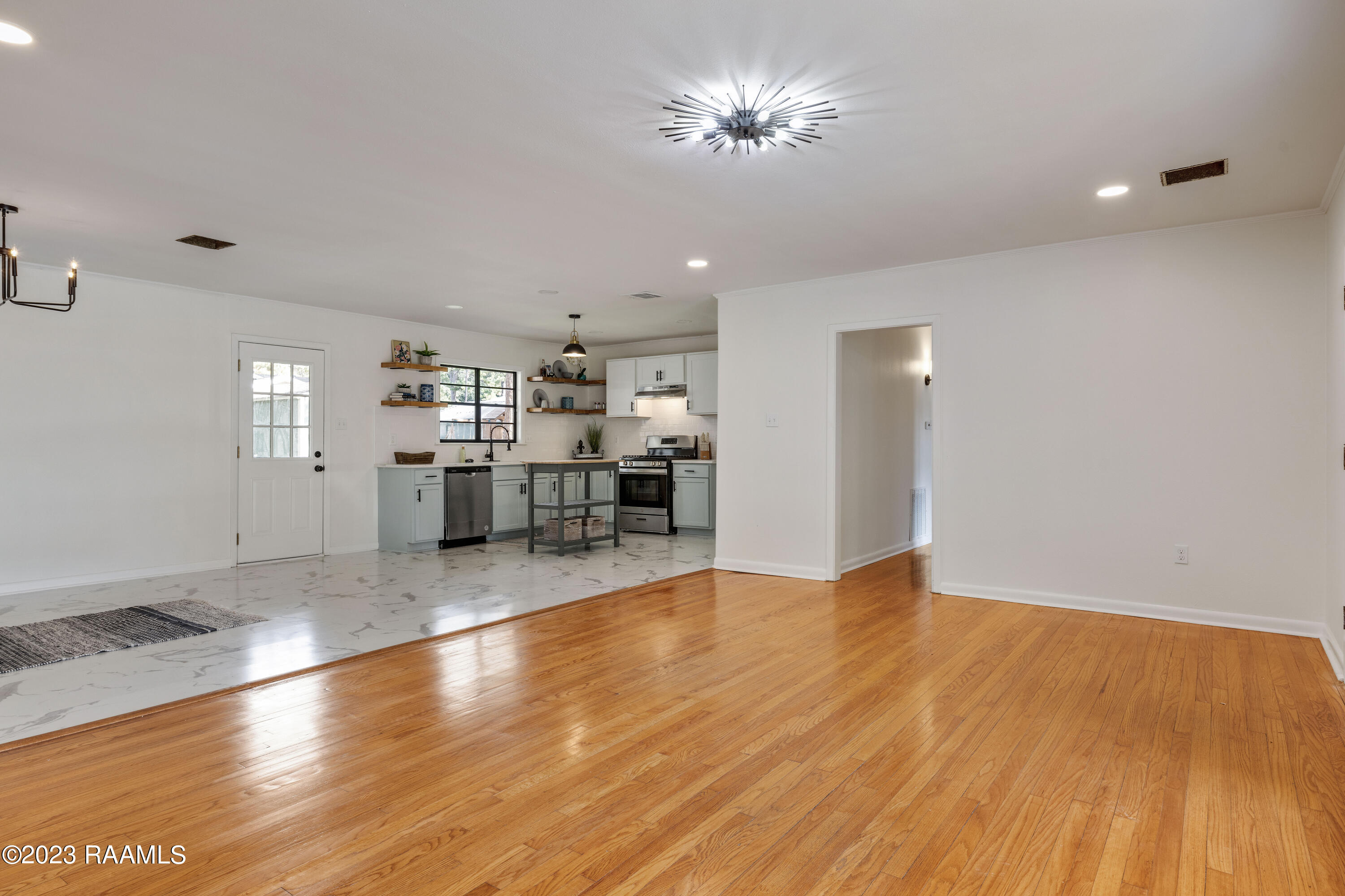 305 River Road Lafayette, LA 70501 - Photo 7 of 25 305 River Rd-7