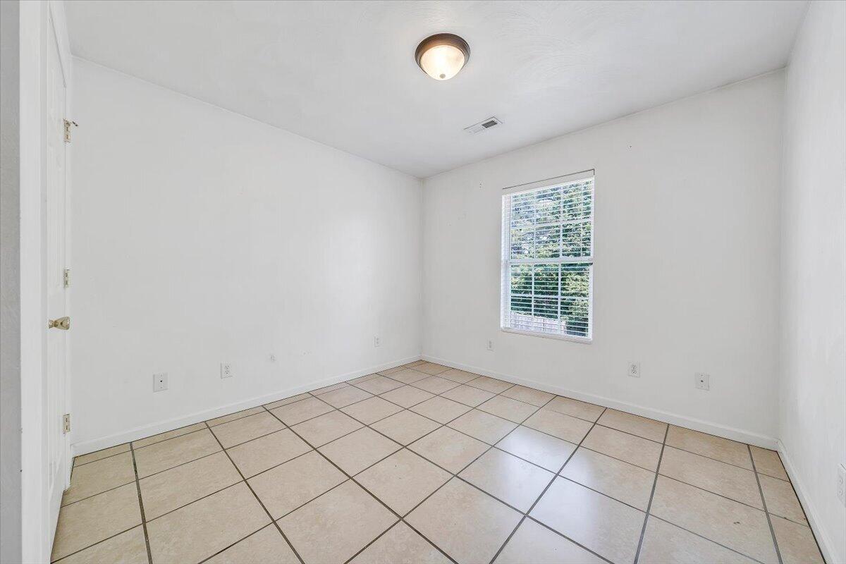3824 Yellow Mountain Road Southeast Roanoke, VA 24014 - Photo 25 of 50 a view of an empty room and window