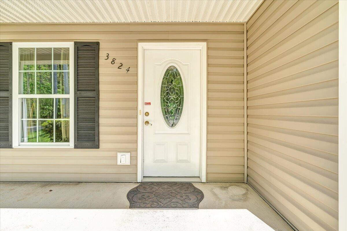 3824 Yellow Mountain Road Southeast Roanoke, VA 24014 - Photo 3 of 50 a view of a door of the house