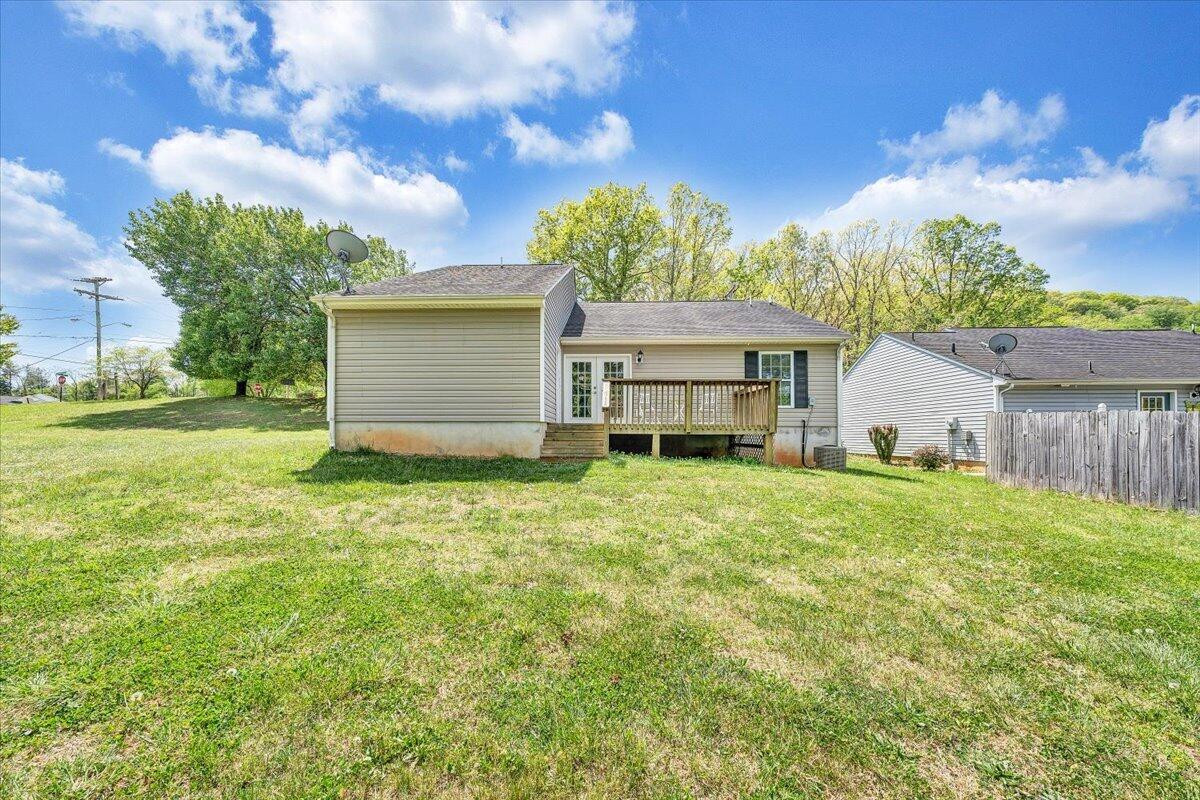 3824 Yellow Mountain Road Southeast Roanoke, VA 24014 - Photo 38 of 50 a house view with a garden space