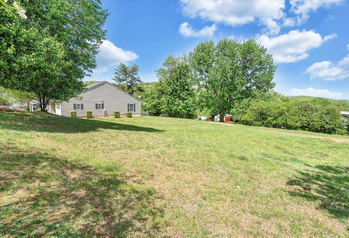 3824 Yellow Mountain Road Southeast Roanoke, VA 24014 - Photo 43 of 50