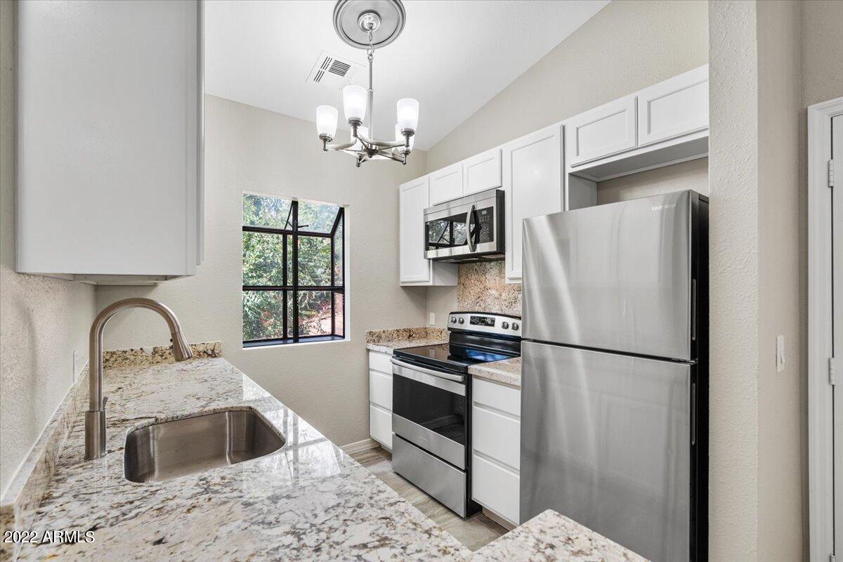 747 South Ext Road, Unit 209 Mesa, AZ 85210 - Photo 8 of 25 11-Red Hog Media AZ