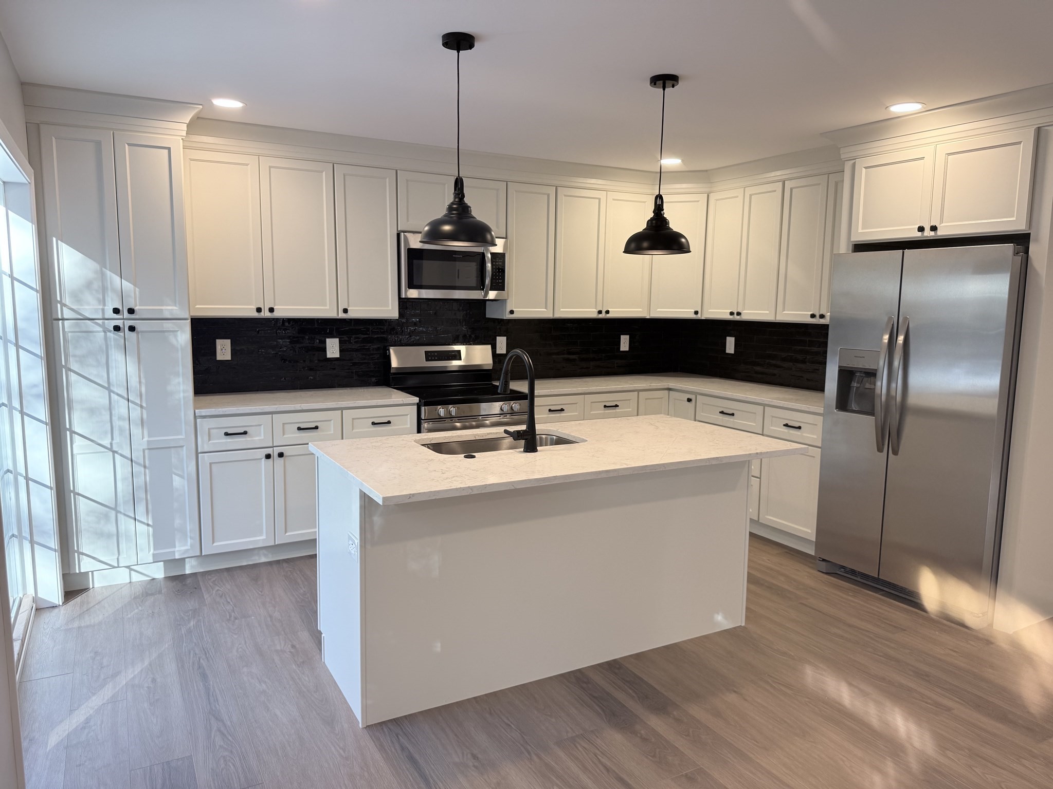 93 Rockland Road, Unit 1 Auburn, MA 01501 - Photo 3 of 12 Gallery Image 3
