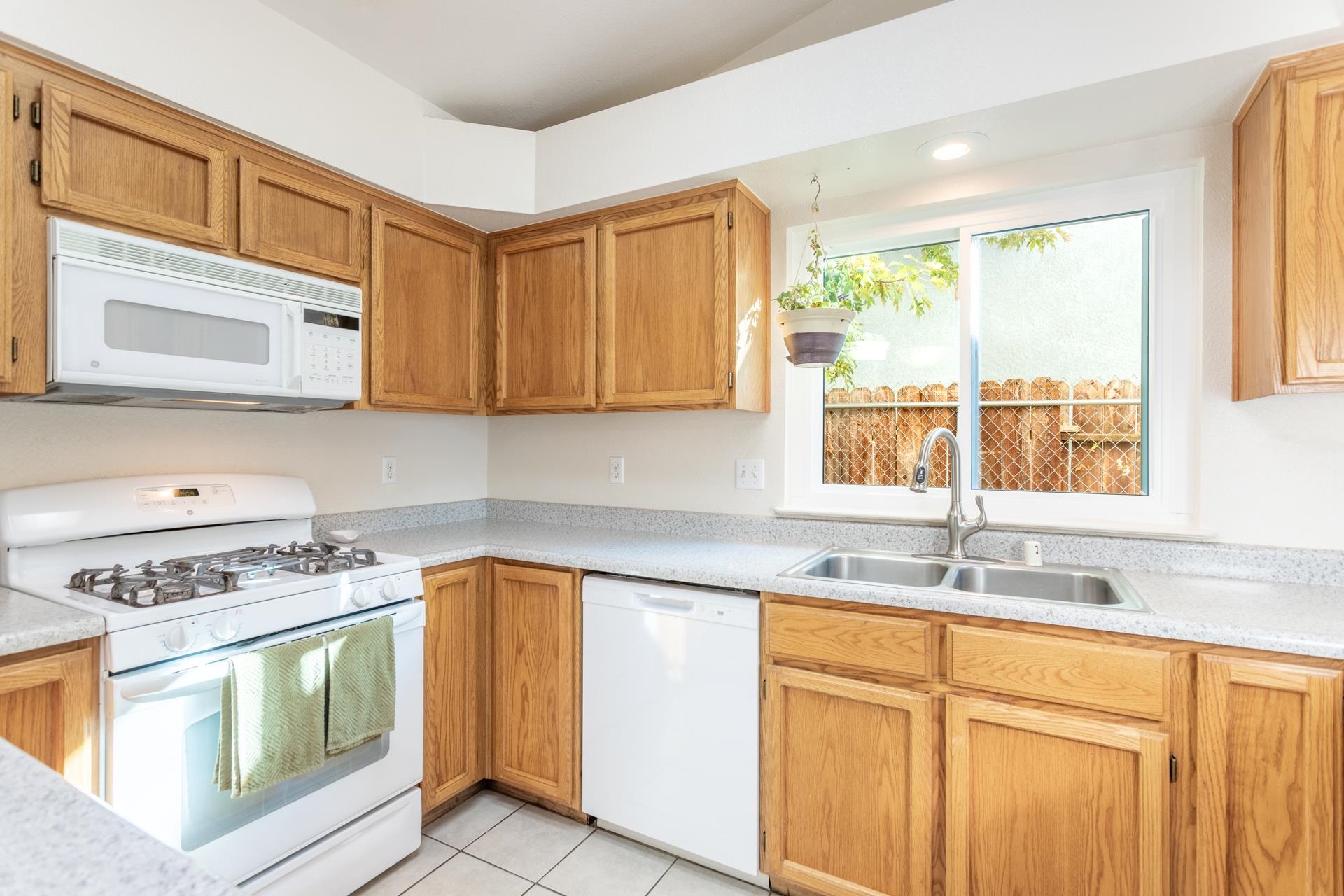 275 Pinon Way Red Bluff, CA 96080 - Photo 13 of 32 Gallery Image 13