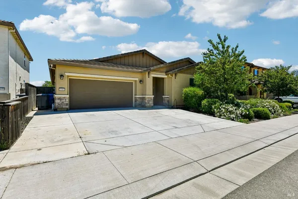 $769,000 | 1680 Gold Street, Dixon, CA 95620