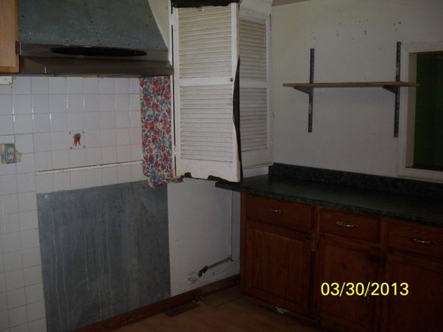 5010 North Troy Street Chicago, IL 60625 - Photo 17 of 19 a view of a sink