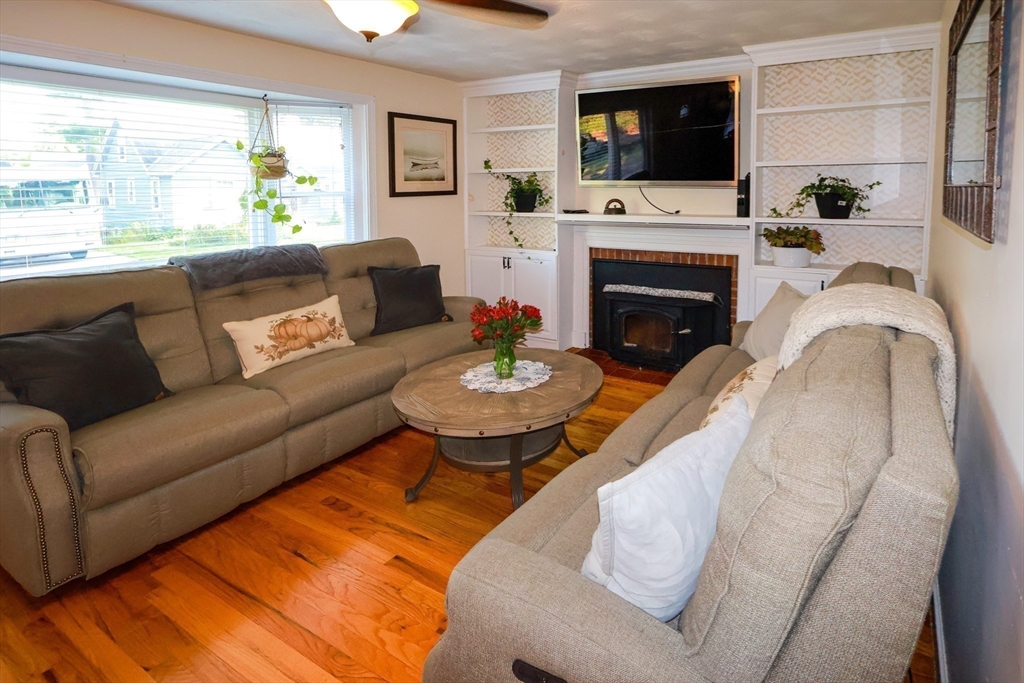 98 Van Kleeck Road Millis, MA 02054 - Photo 8 of 31 Gallery Image 8