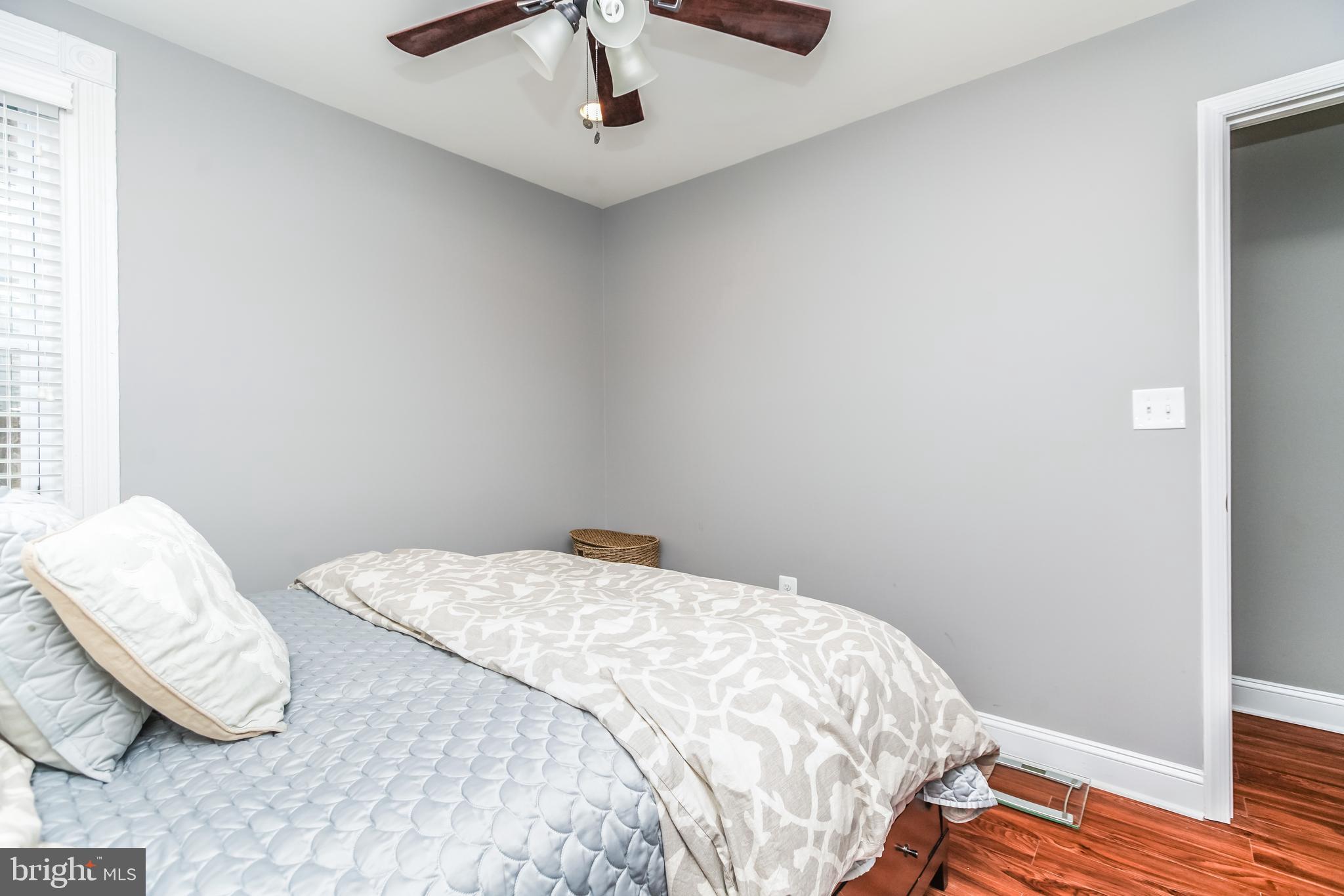 3537 Roland Avenue Baltimore, MD 21211 - Photo 22 of 36 Middle bedroom