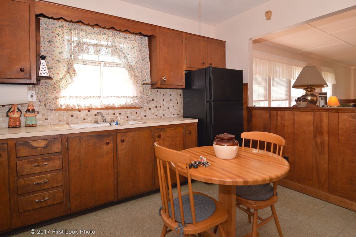 122 Warwick Road Pawtucket, RI 02861 - Photo 5 of 22