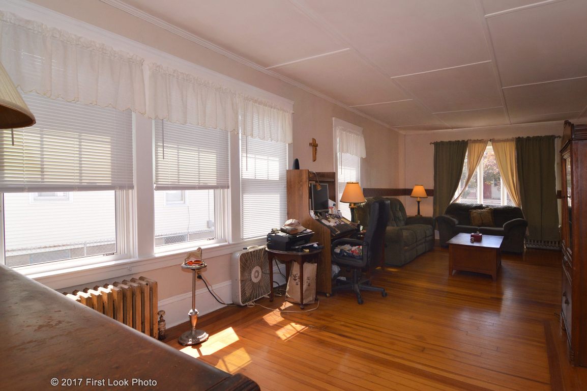 122 Warwick Road Pawtucket, RI 02861 - Photo 10 of 22