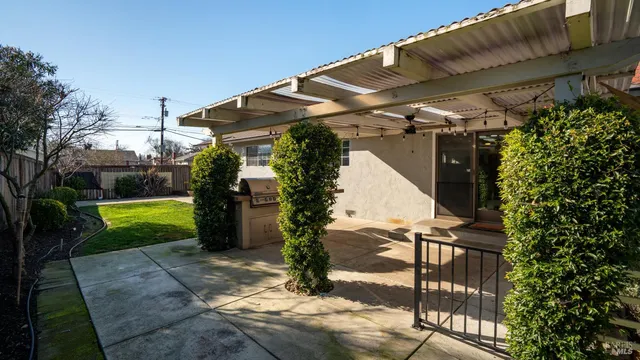 $700,000 | 4020 Sacramento Avenue, Santa Rosa, CA 95405