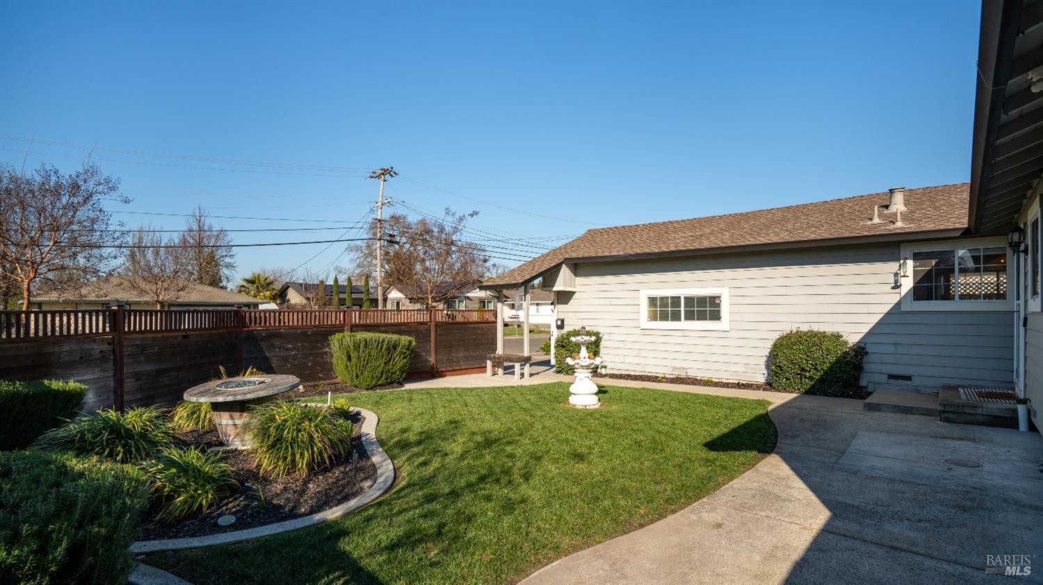 4020 Sacramento Avenue Santa Rosa, CA 95405 - Photo 2 of 20