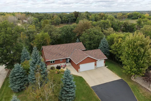 $2,200 | 122 Ridge Road, Unit 4RENT, New London, MN 56273