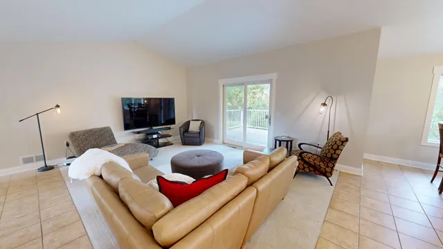 $2,200 | 122 Ridge Road, Unit 4RENT, New London, MN 56273