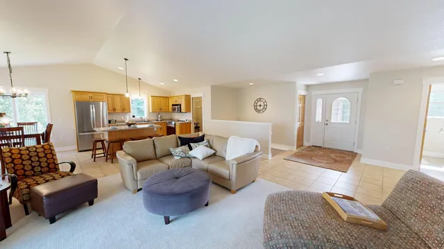 $2,200 | 122 Ridge Road, Unit 4RENT, New London, MN 56273