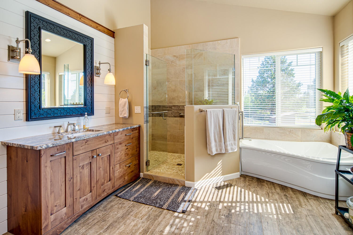 61542 Ward Road Bend, OR 97702 - Photo 19 of 65 Primary bathroom.