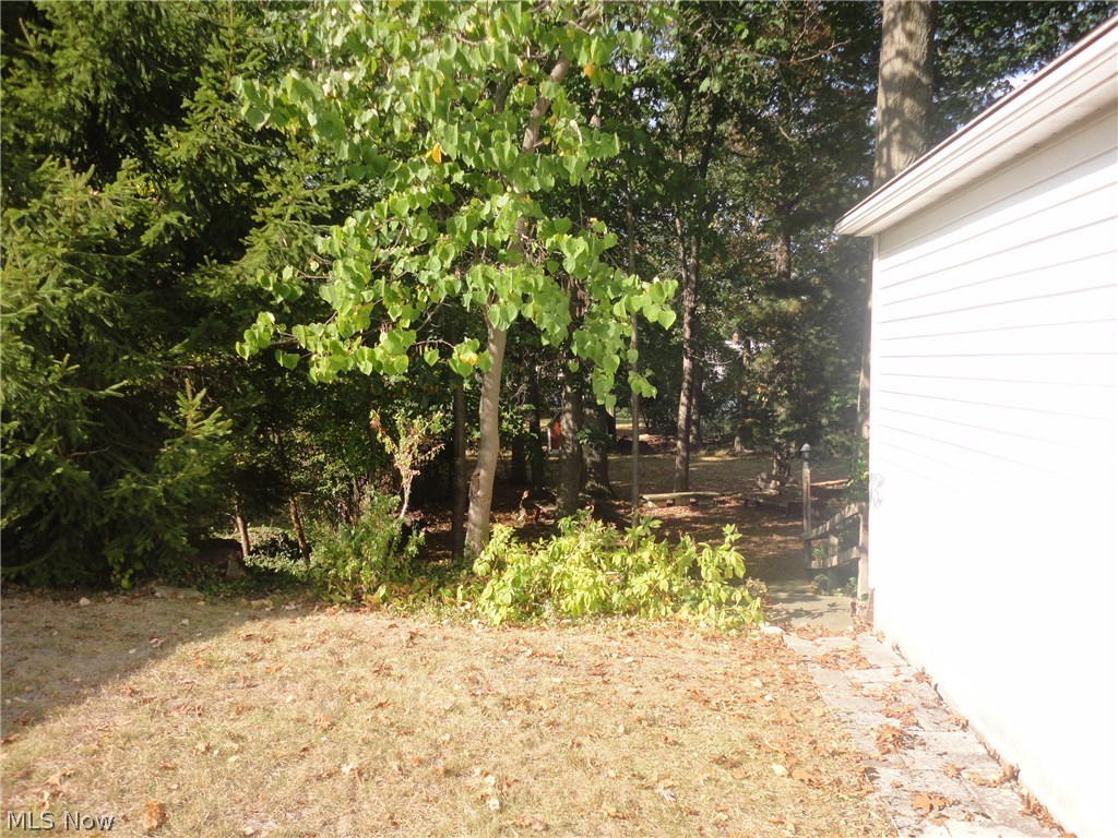2010 Lorimer Road Cleveland, OH 44134 - Photo 27 of 30