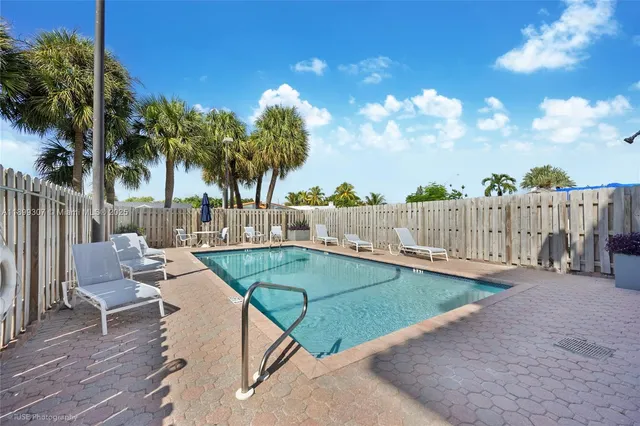 $479,000 | 8900 Collins Avenue, Unit 301, Surfside, FL 33154