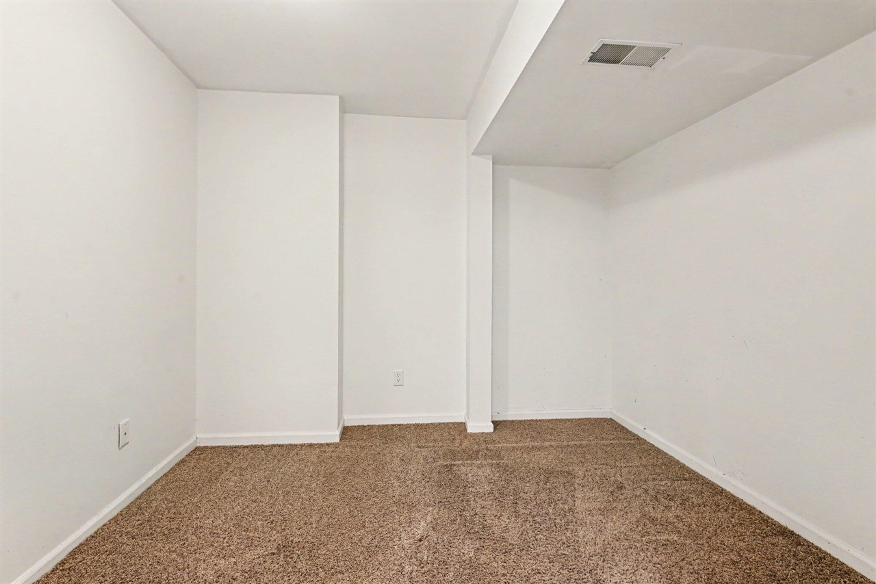 14 Blue Stone Ridge Battle Creek, MI 49014 - Photo 18 of 33