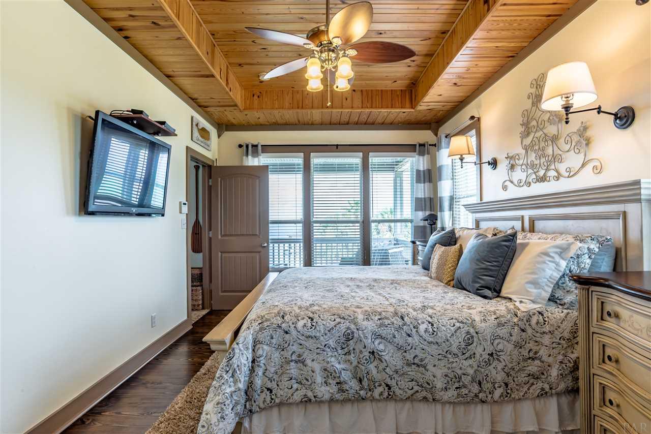 5446 North Shore Road Pensacola, FL 32507 - Photo 20 of 50 Master with wood trey ceilings!
