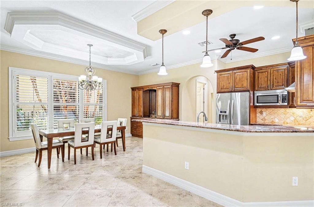 672 Fairway Terrace Naples, FL 34103 - Photo 5 of 40