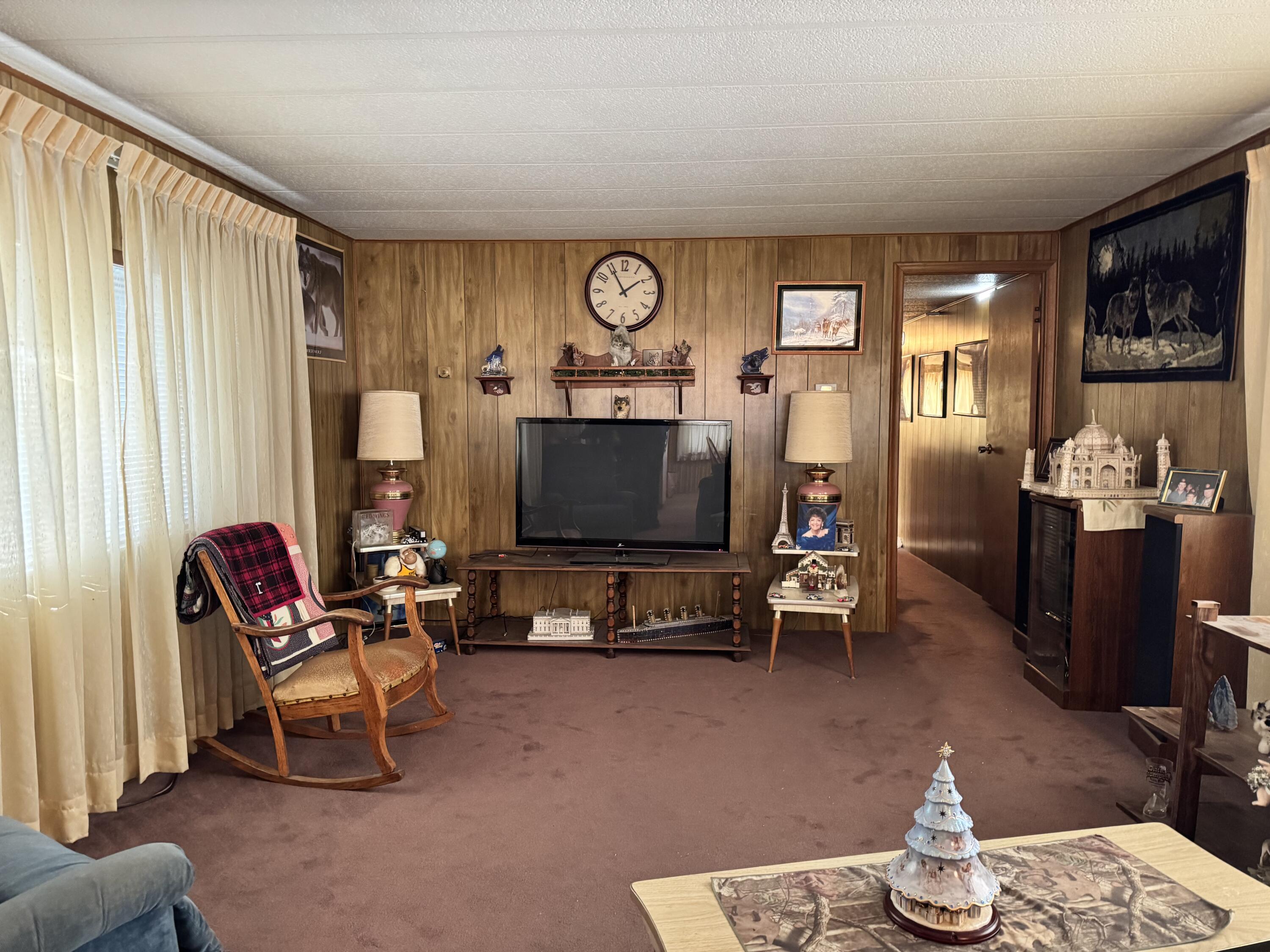 71 Oneida Adrian, MI 49221 - Photo 4 of 18 4