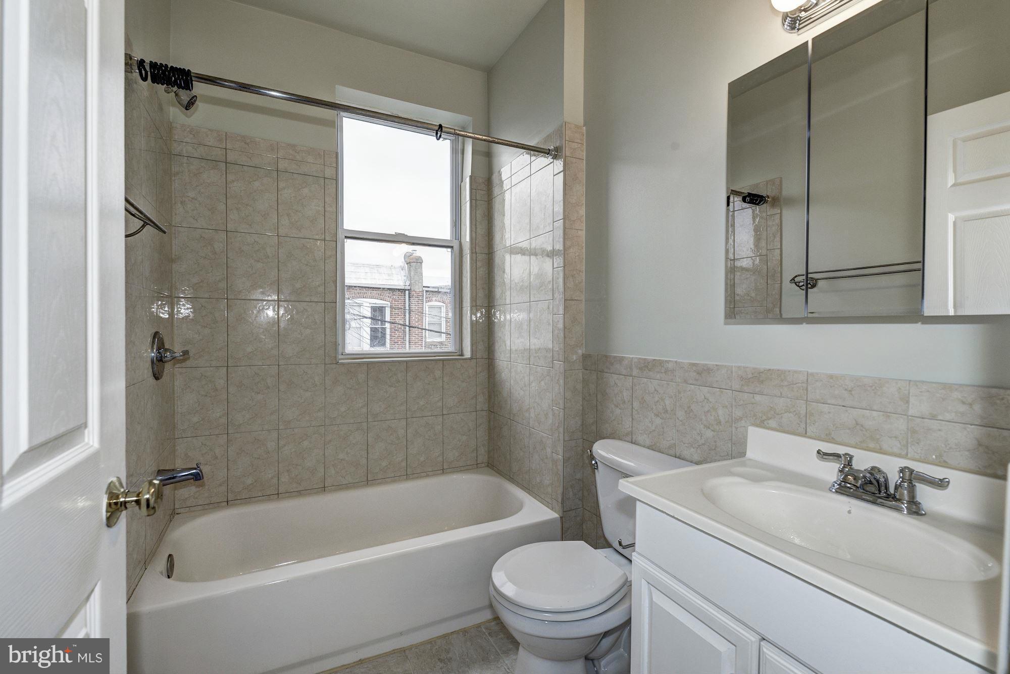 770 Columbia Road Northwest Washington, DC 20001 - Photo 15 of 26 Upstairs Bathroom