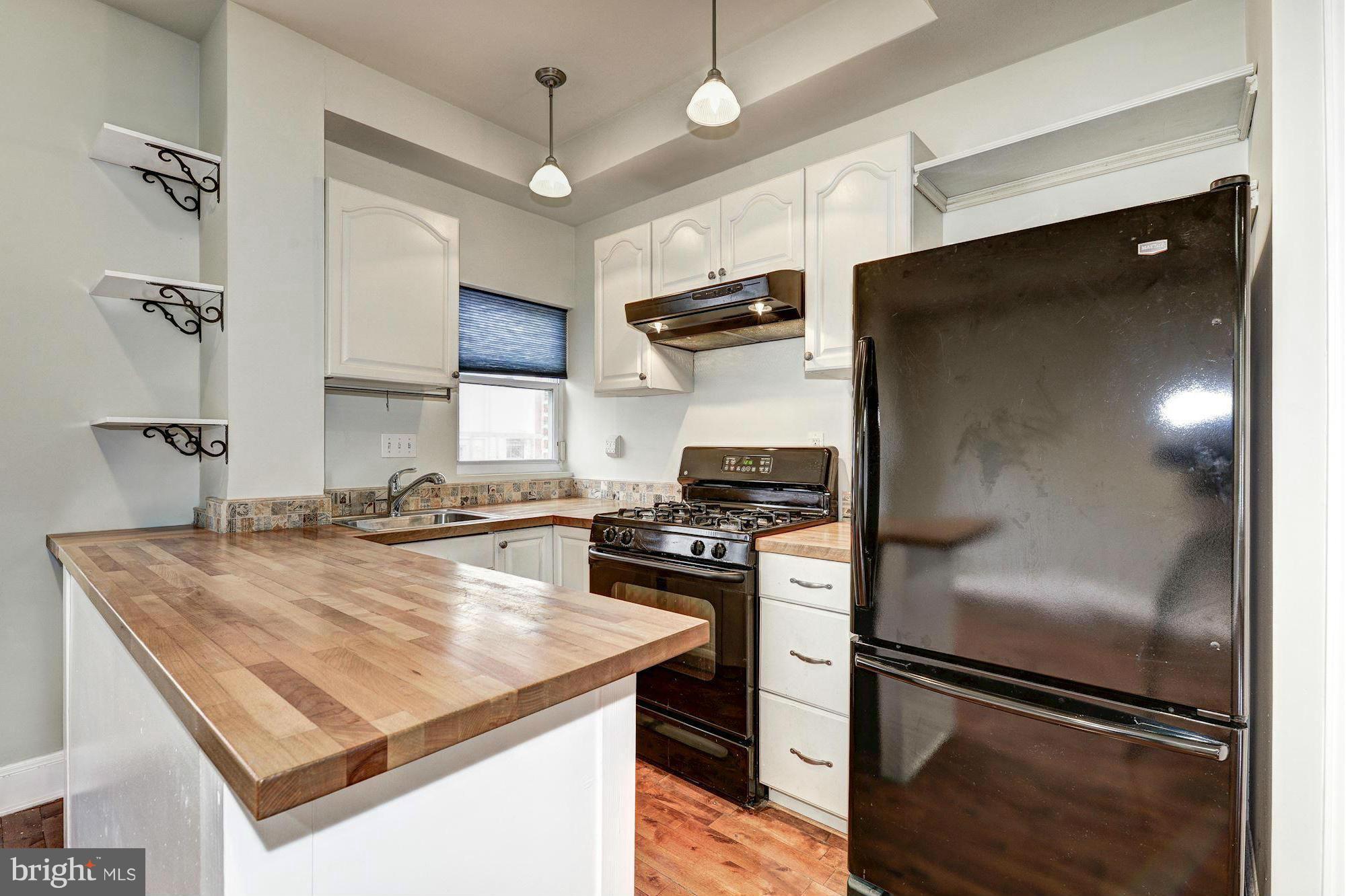770 Columbia Road Northwest Washington, DC 20001 - Photo 8 of 26 Kitchen
