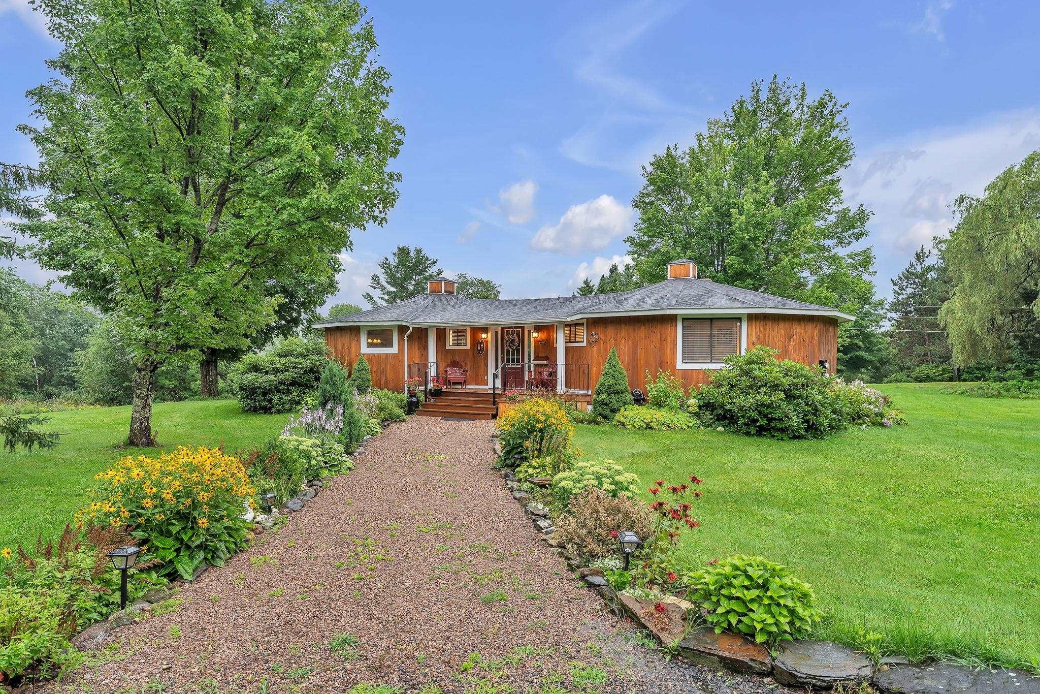 1450 Shaw Mansion Road Waterbury, VT 05677 - Photo 2 of 40 Gallery Image 2