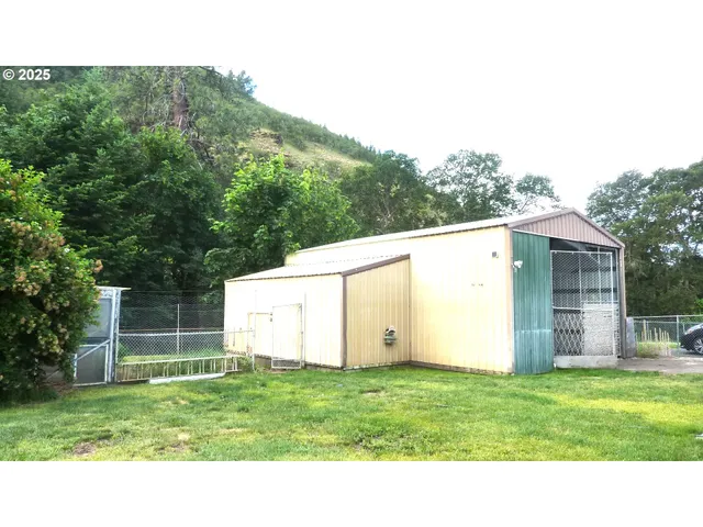 $324,800 | 610 Bluff Road, Klickitat, WA 98628