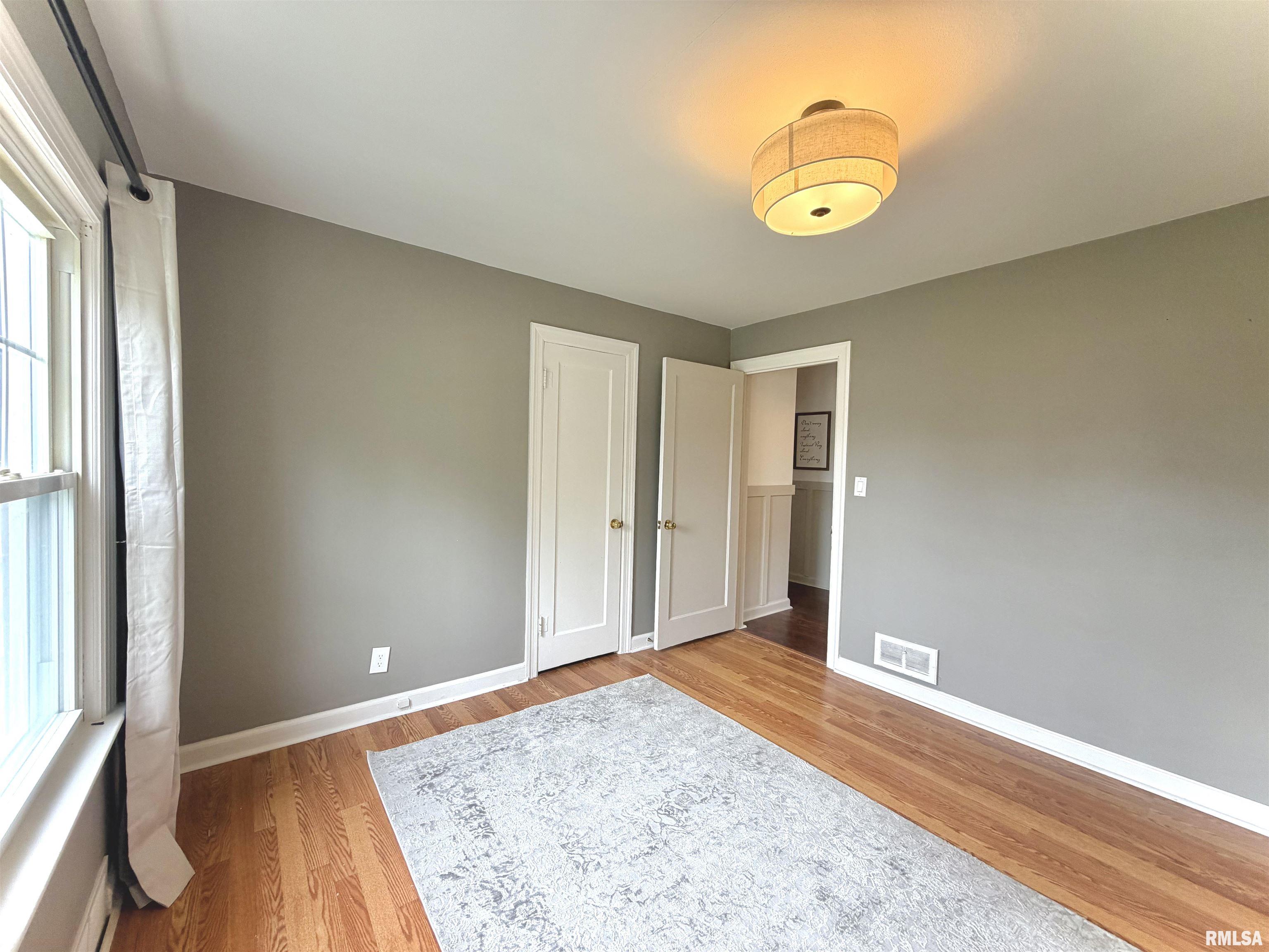 135 10th Street Carmi, IL 62821 - Photo 22 of 42