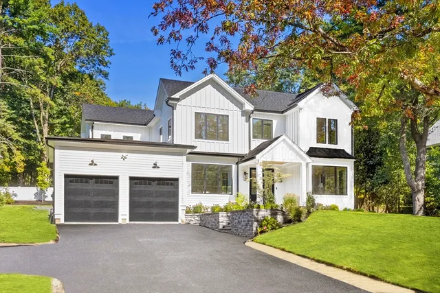 $3,245,000 | 310 Oakland Street, Wellesley, MA 02481