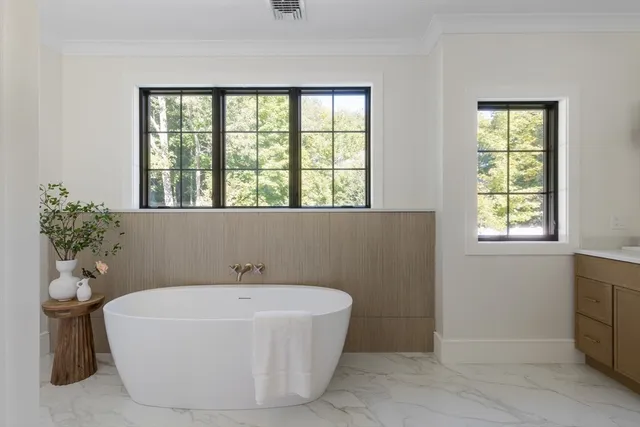 $3,245,000 | 310 Oakland Street, Wellesley, MA 02481