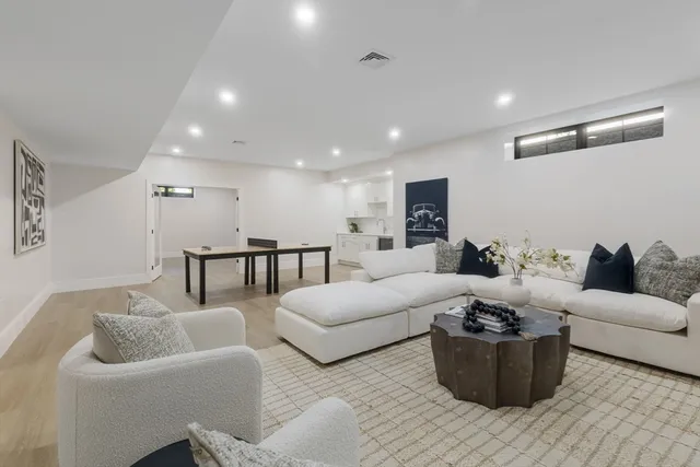 $3,245,000 | 310 Oakland Street, Wellesley, MA 02481