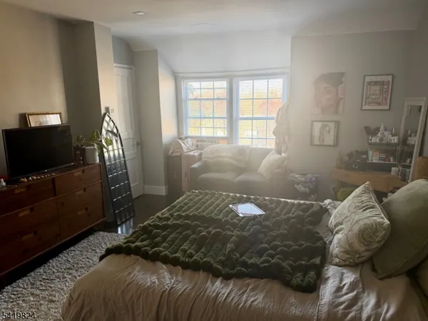 $2,100 | 10 Beech Spring Drive, Unit 3G, Summit, NJ 07901